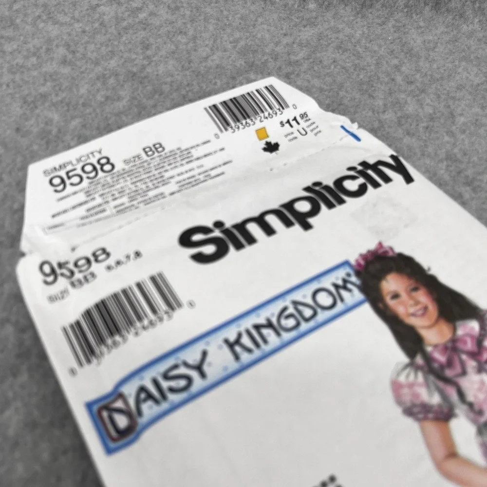 Uncut Daisy Kingdom‎ 9598 Girls Dress Doll Clothes Pattern Size 5-8 Simplicity